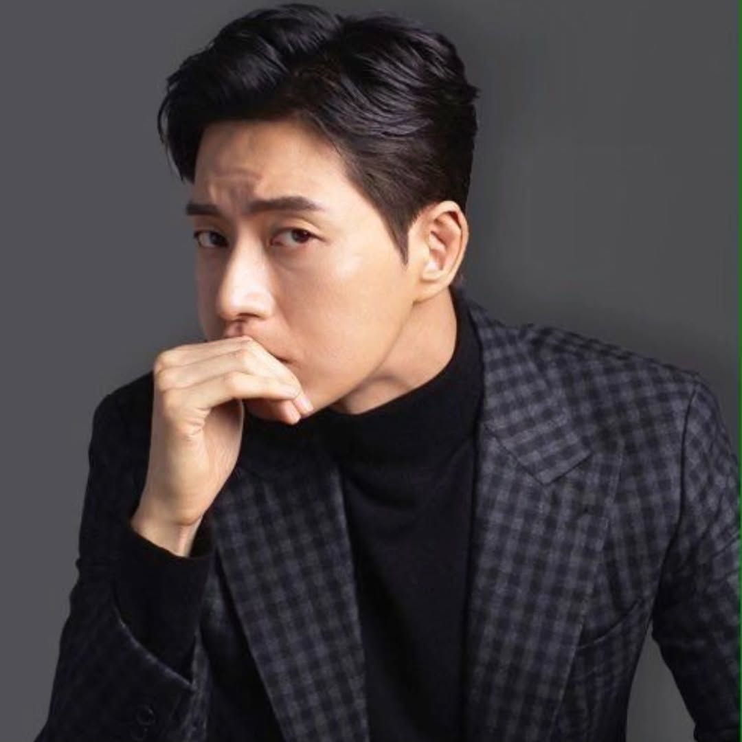 Behind-the-scenes cut of Park Haejin
