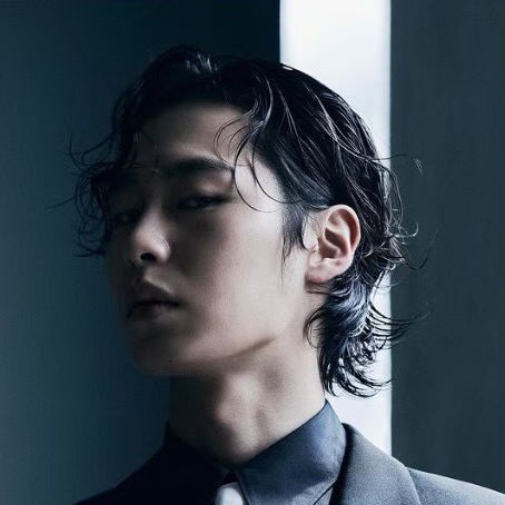 Behind-the-scenes cut of Lee Jaewook