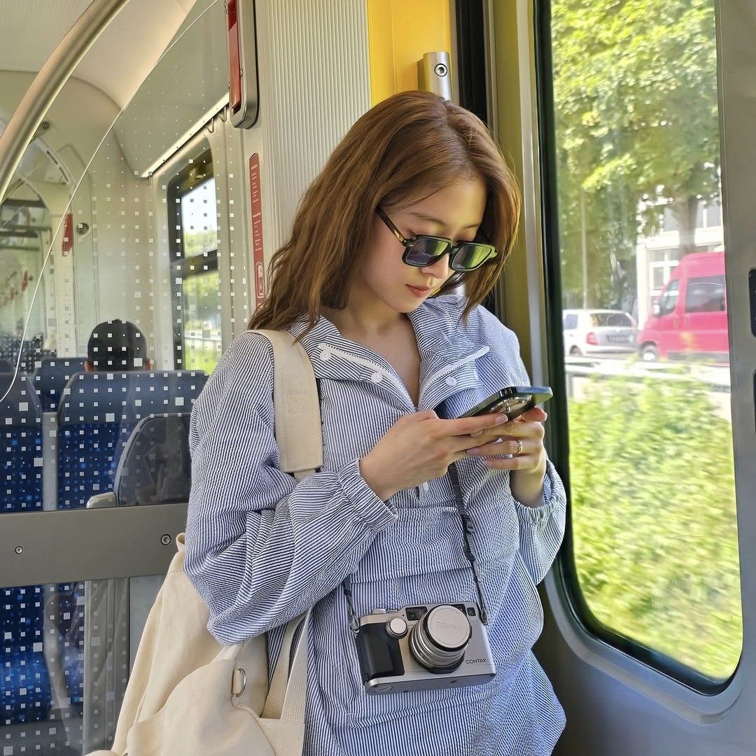 Behind-the-scenes cut of Lee Seyoung