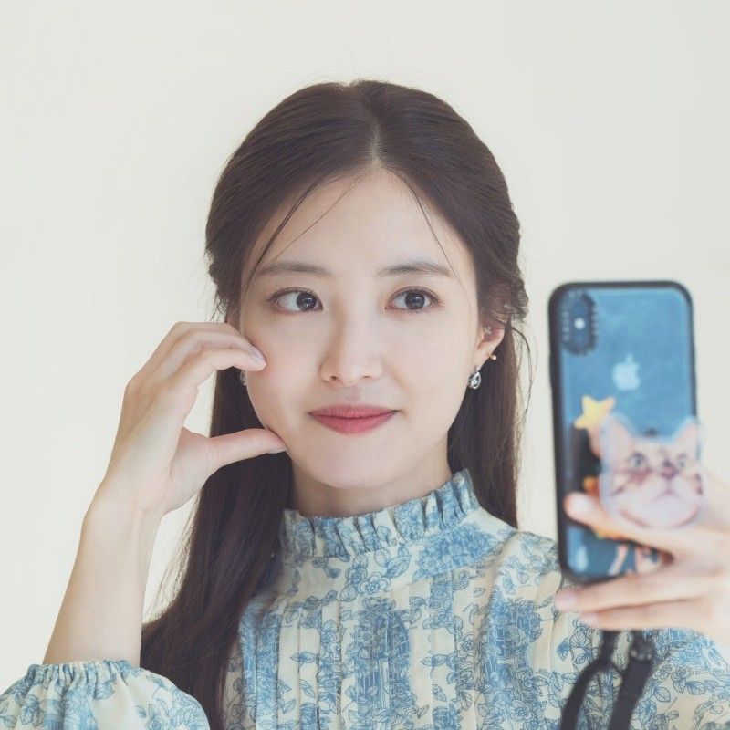 Behind-the-scenes cut of Lee Seyoung