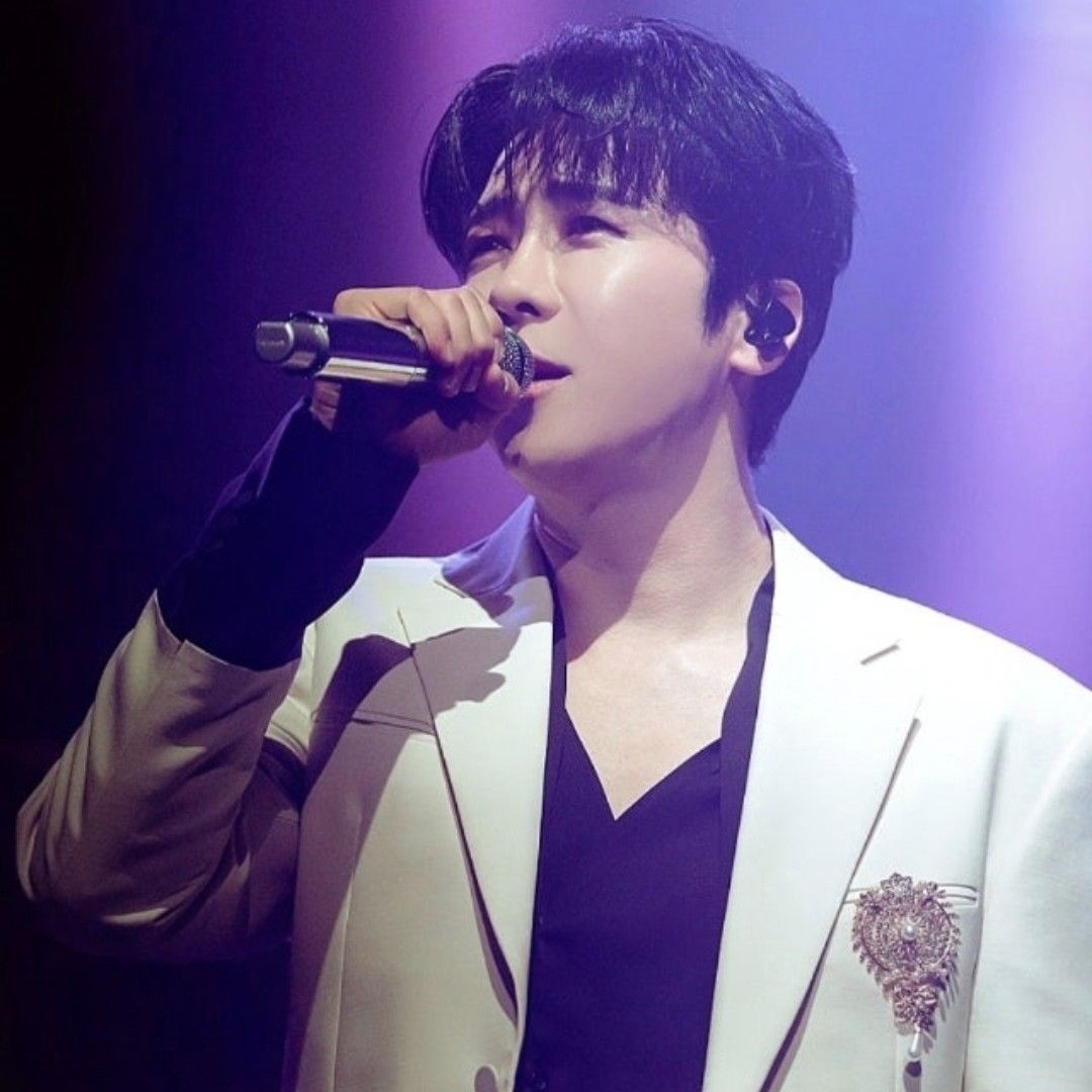 A moment captured by a fan of Enoch