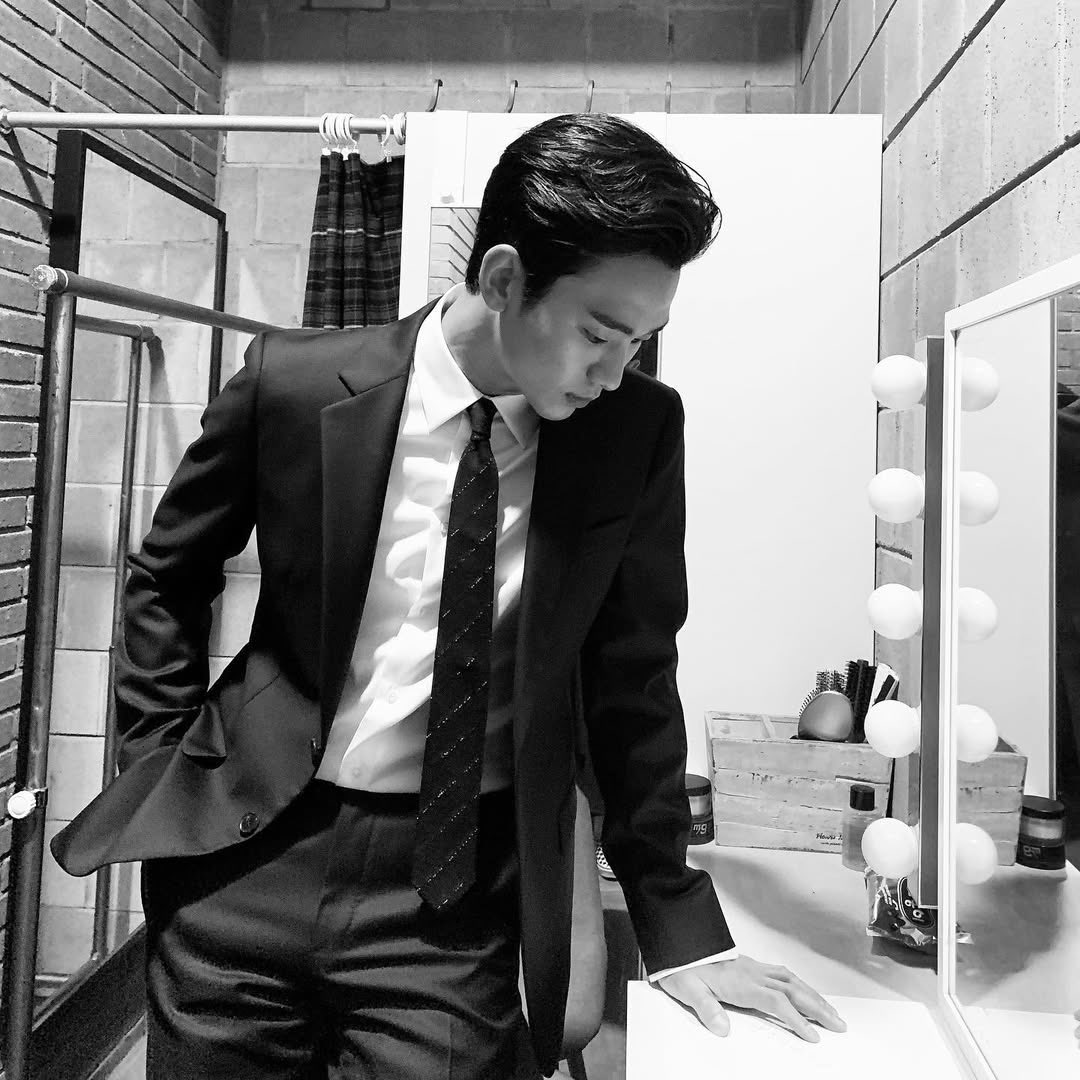 김수현의 비하인드 컷