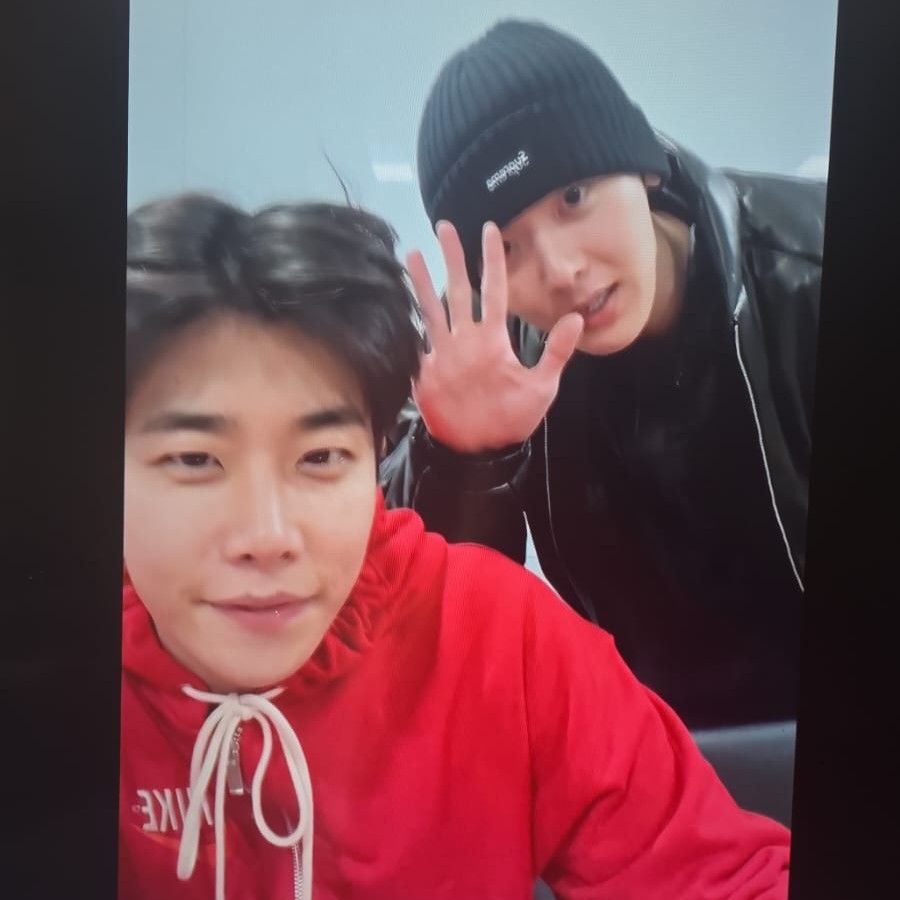 Behind-the-scenes cut of Cha Eunwoo