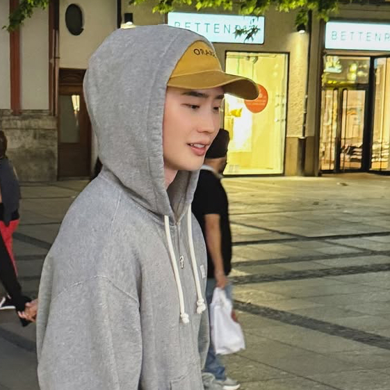 Latest photo of Lee Jongsuk