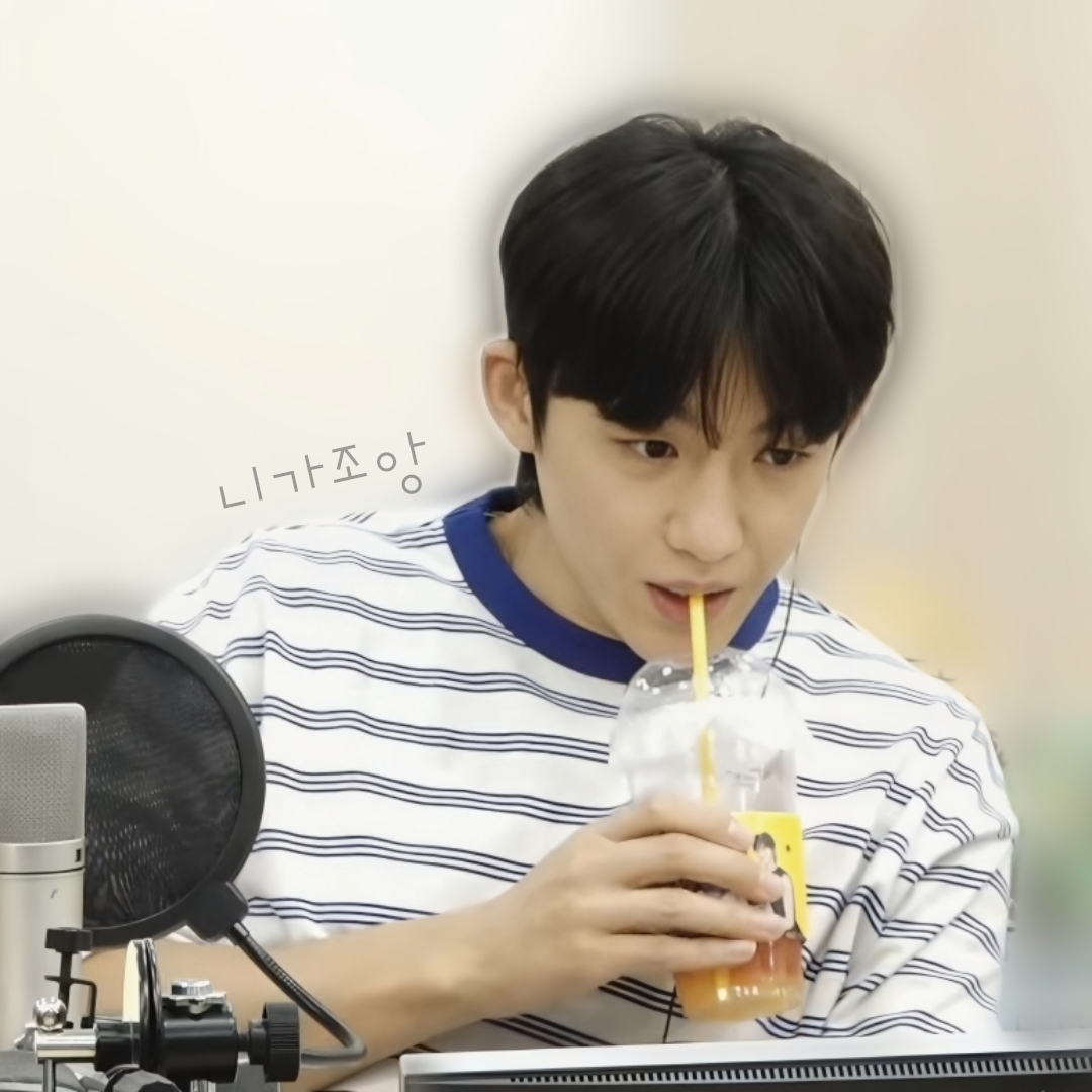 Behind-the-scenes cut of Shin Seungtae