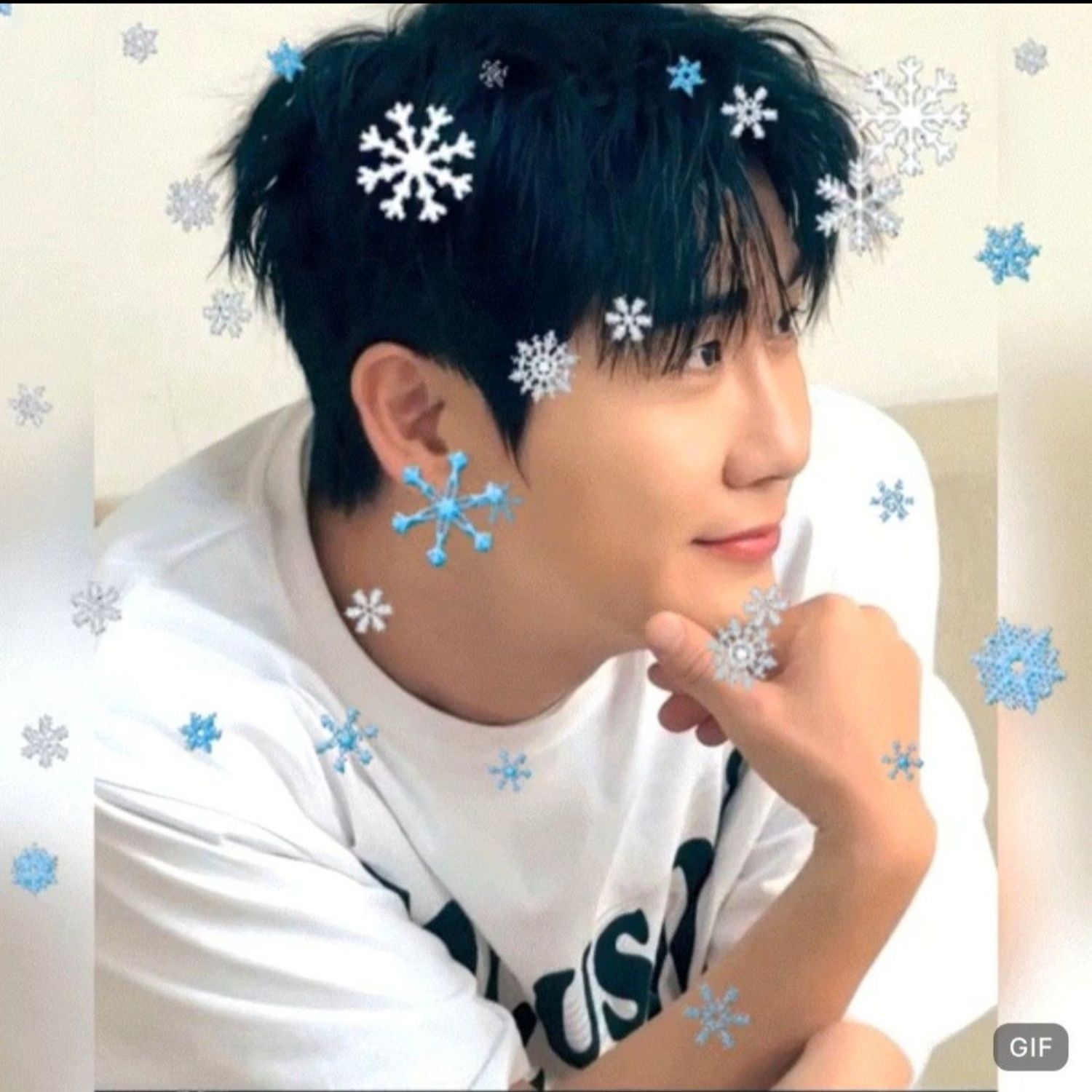 A moment captured by a fan of Young Tak