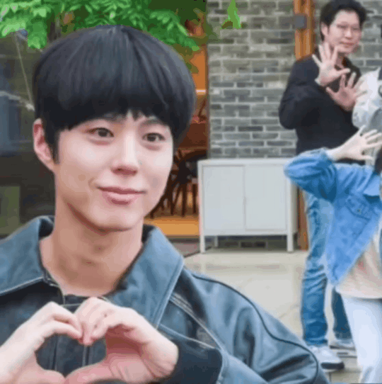 Behind-the-scenes cut of Park Bogum