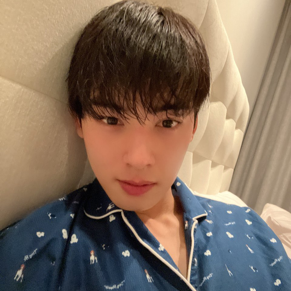 Behind-the-scenes cut of Cha Eunwoo