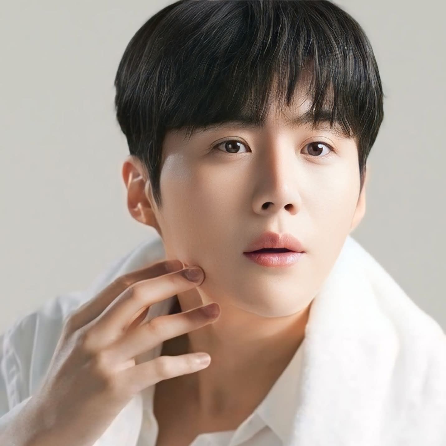 金宣虎的最新照片