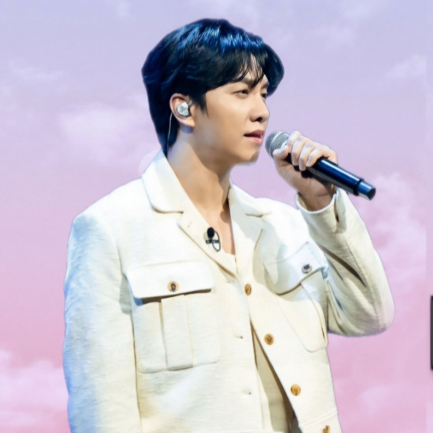 Behind-the-scenes cut of Lee Seunggi
