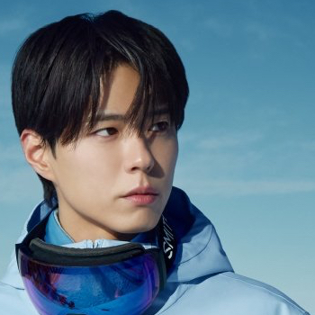 粉丝拍下的朴宝剑瞬间