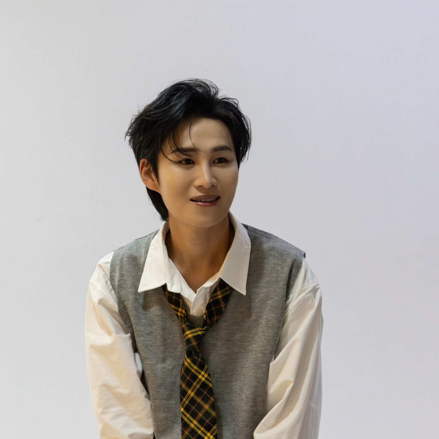 Behind-the-scenes cut of Kim Heejae