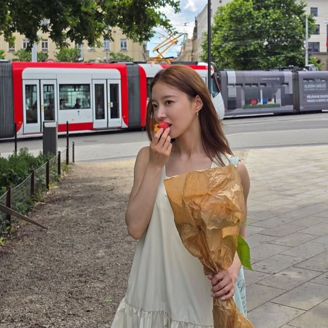 Recent activity shot of Lee Seyoung