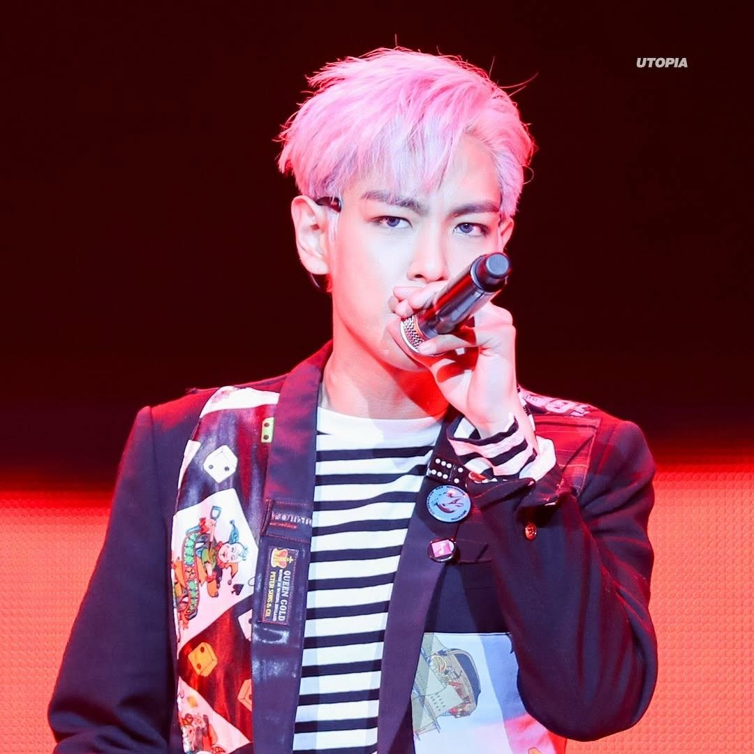 A moment captured by a fan of T.O.P