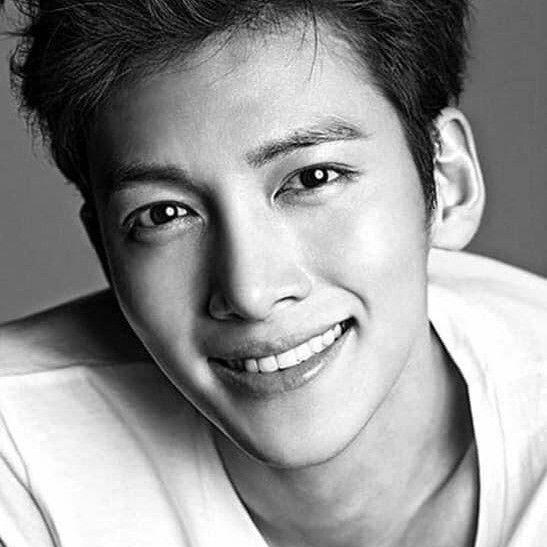 チ・チャンウクの最近の活動ショット