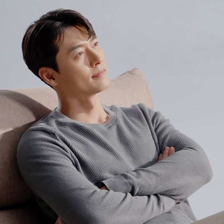 Behind-the-scenes cut of Hyun Bin