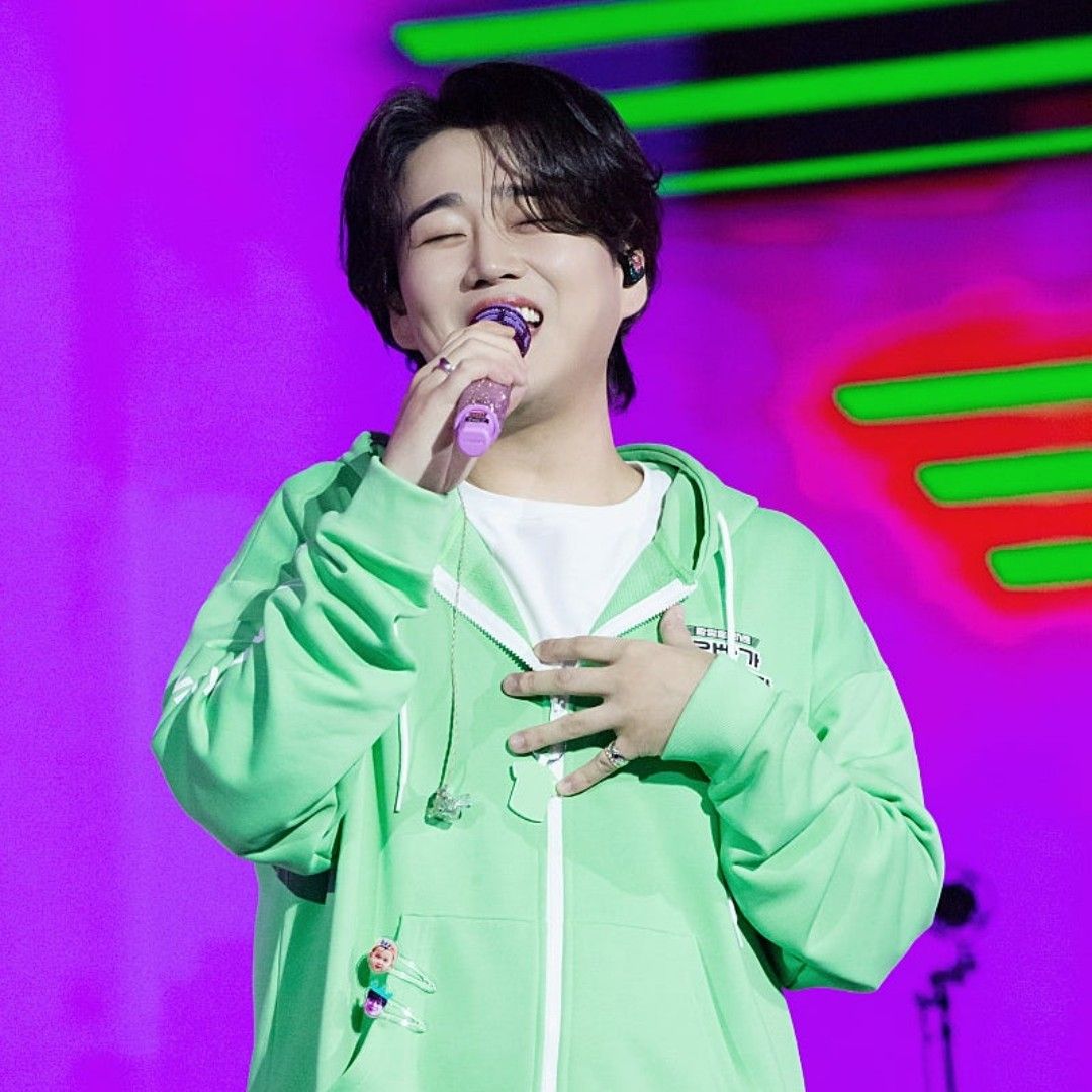 Behind-the-scenes cut of Hwang Youngwoong