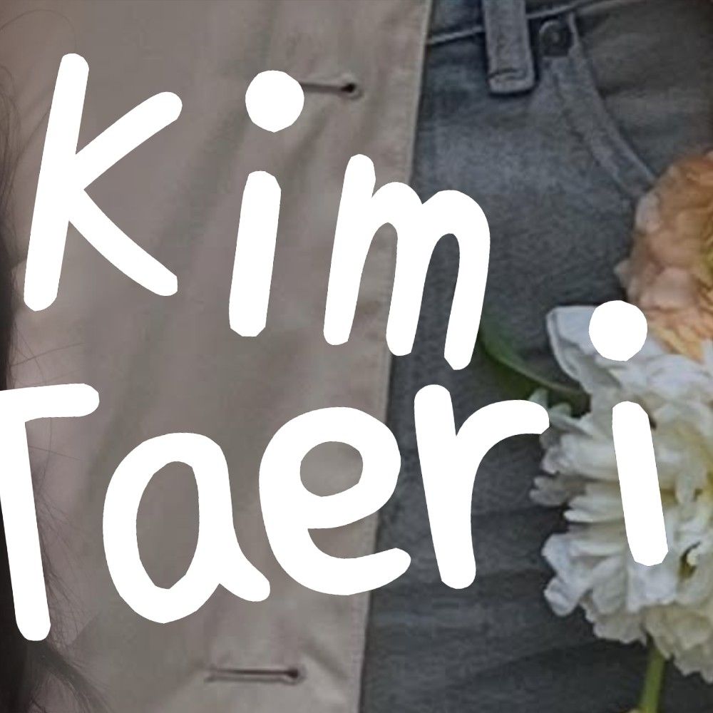 A moment captured by a fan of Kim Taeri