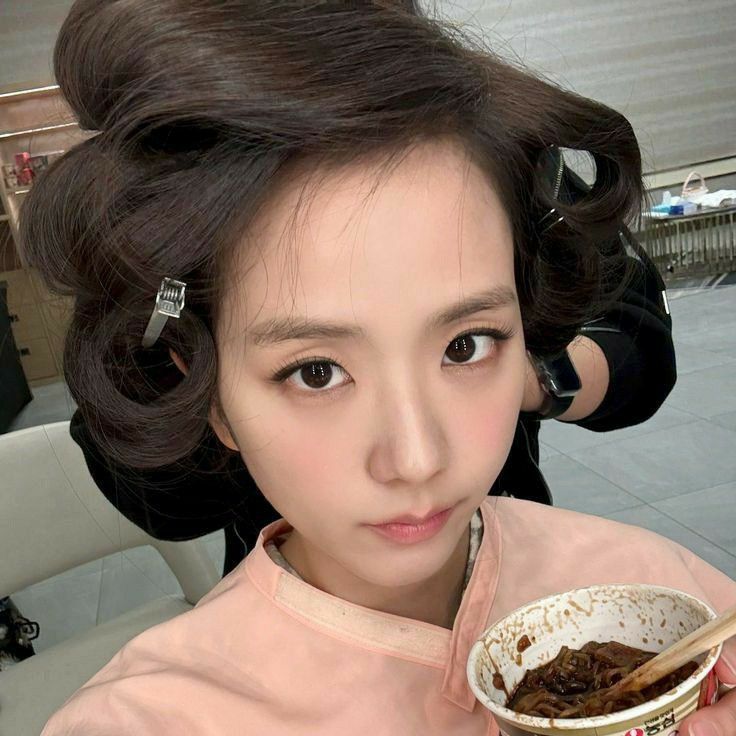 Latest photo of Jisoo (1995)