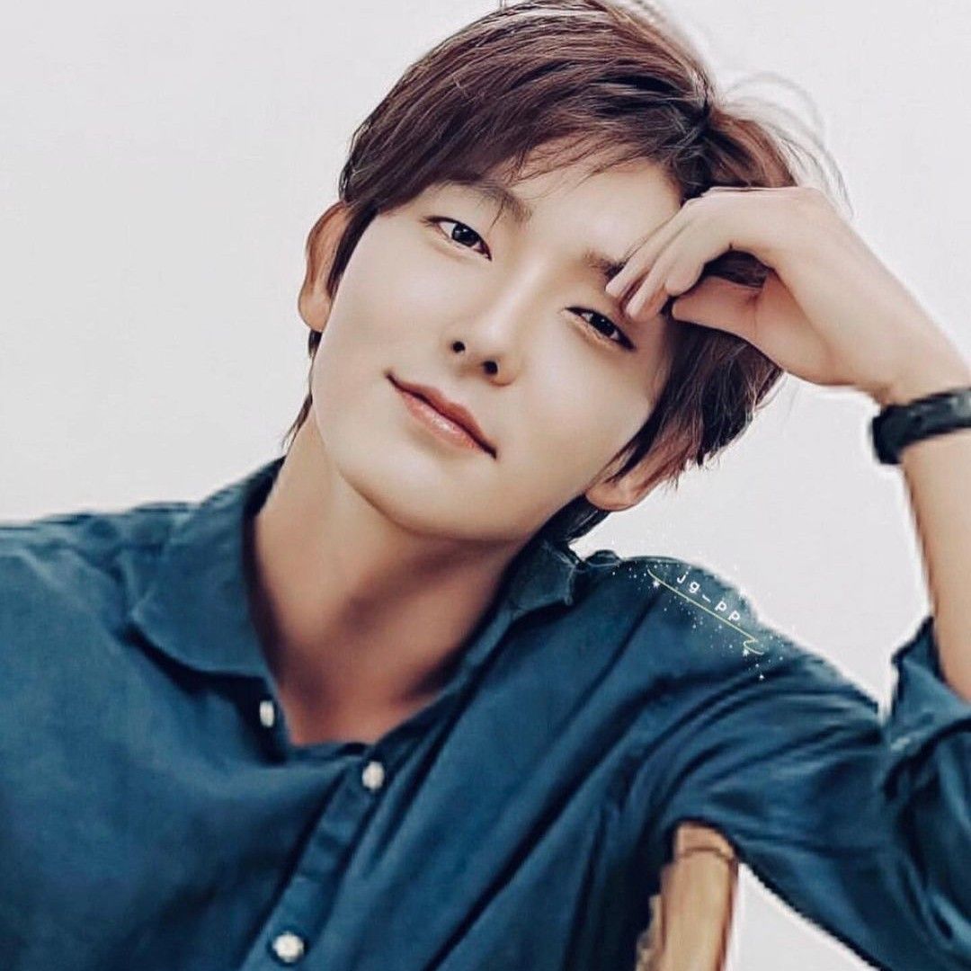 A moment captured by a fan of Lee Joongi