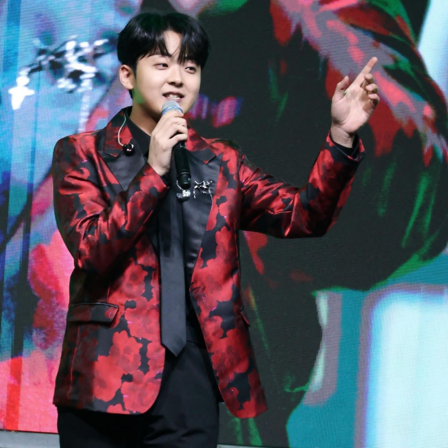 A moment captured by a fan of Park Minsu