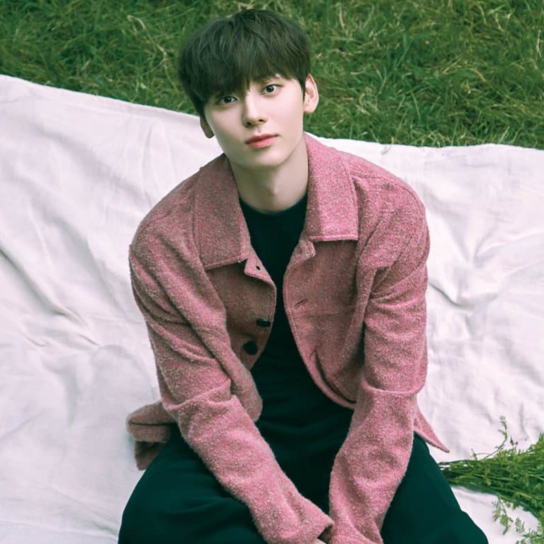 Recent activity shot of Hwang Minhyun
