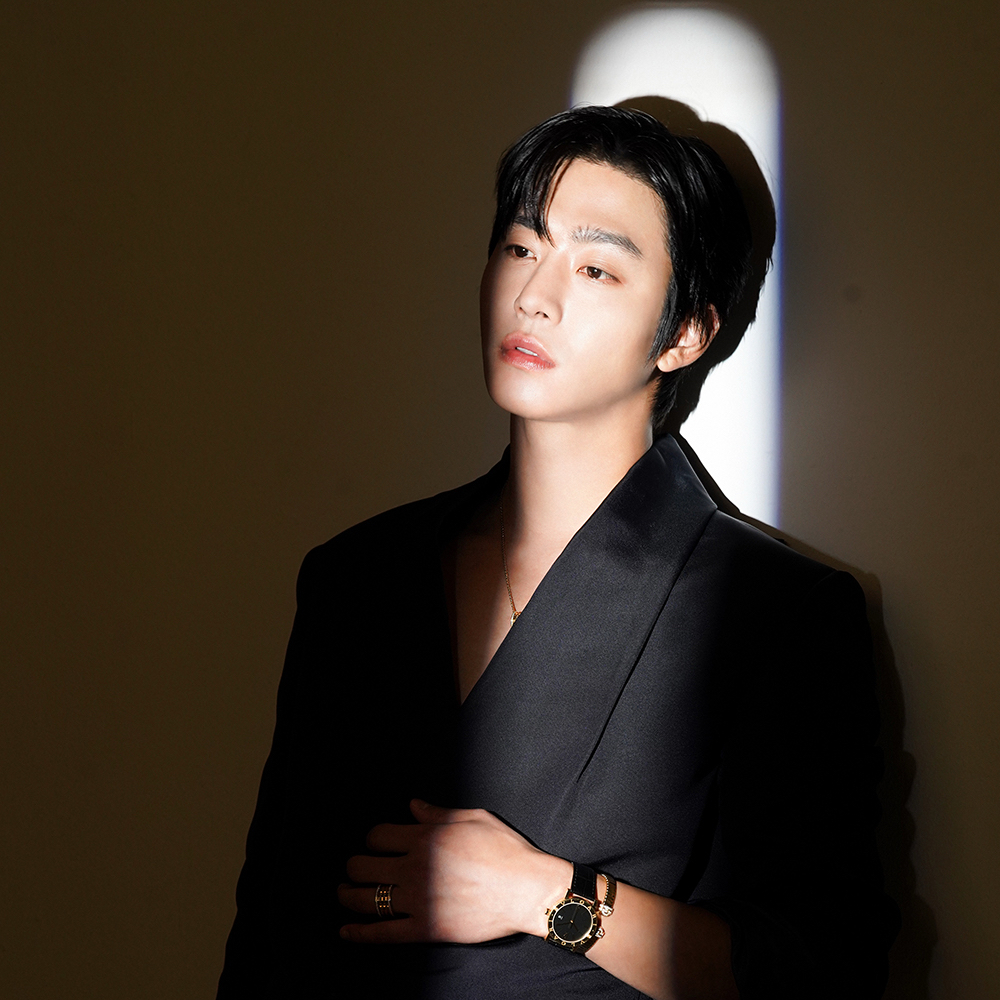 粉丝拍下的安孝燮瞬间