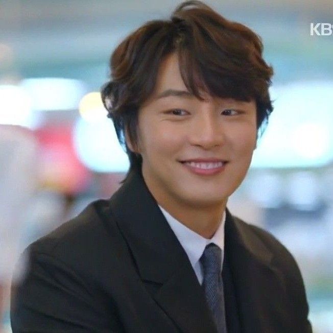 A moment captured by a fan of Yoon Shiyoon