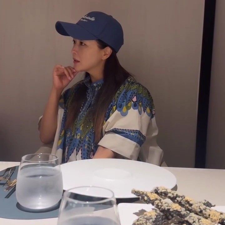 Behind-the-scenes cut of Kim Heesun