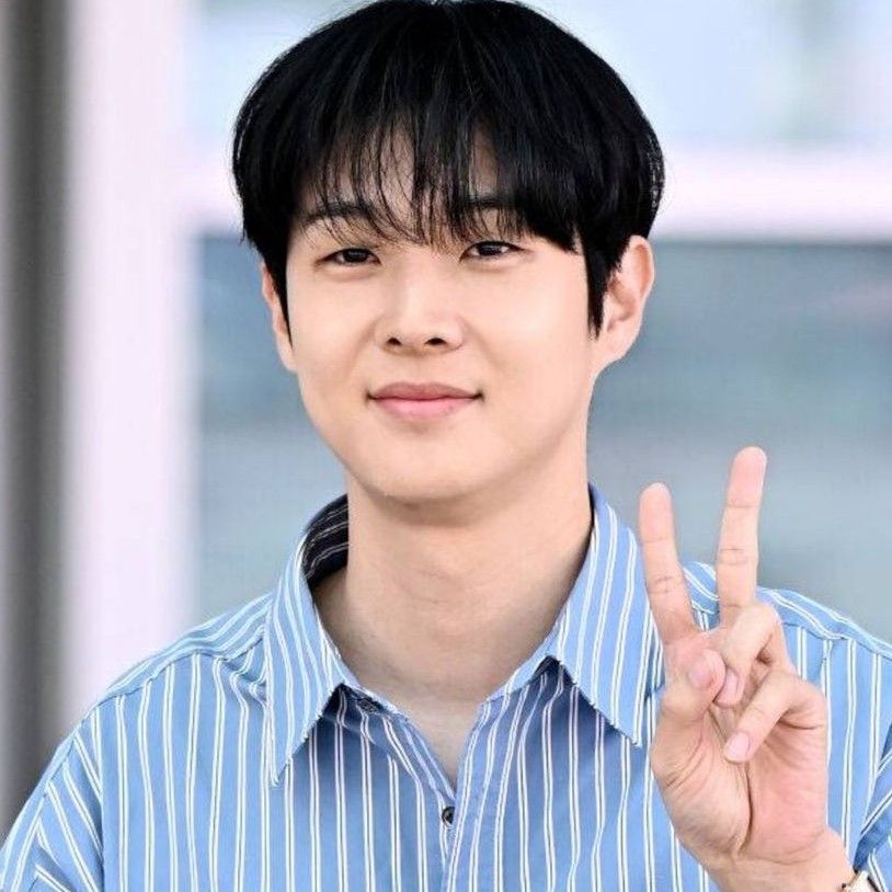 Latest photo of Choi Wooshik