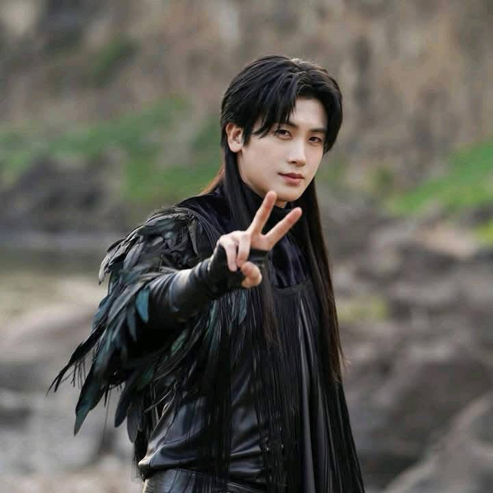 Behind-the-scenes cut of Park Hyungsik