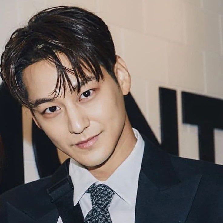 Behind-the-scenes cut of Kim Bum