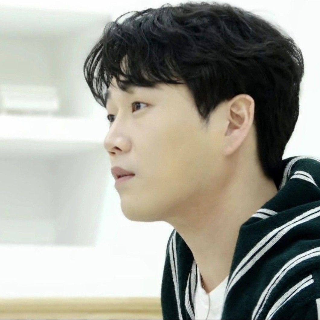 A moment captured by a fan of Hwang Youngwoong
