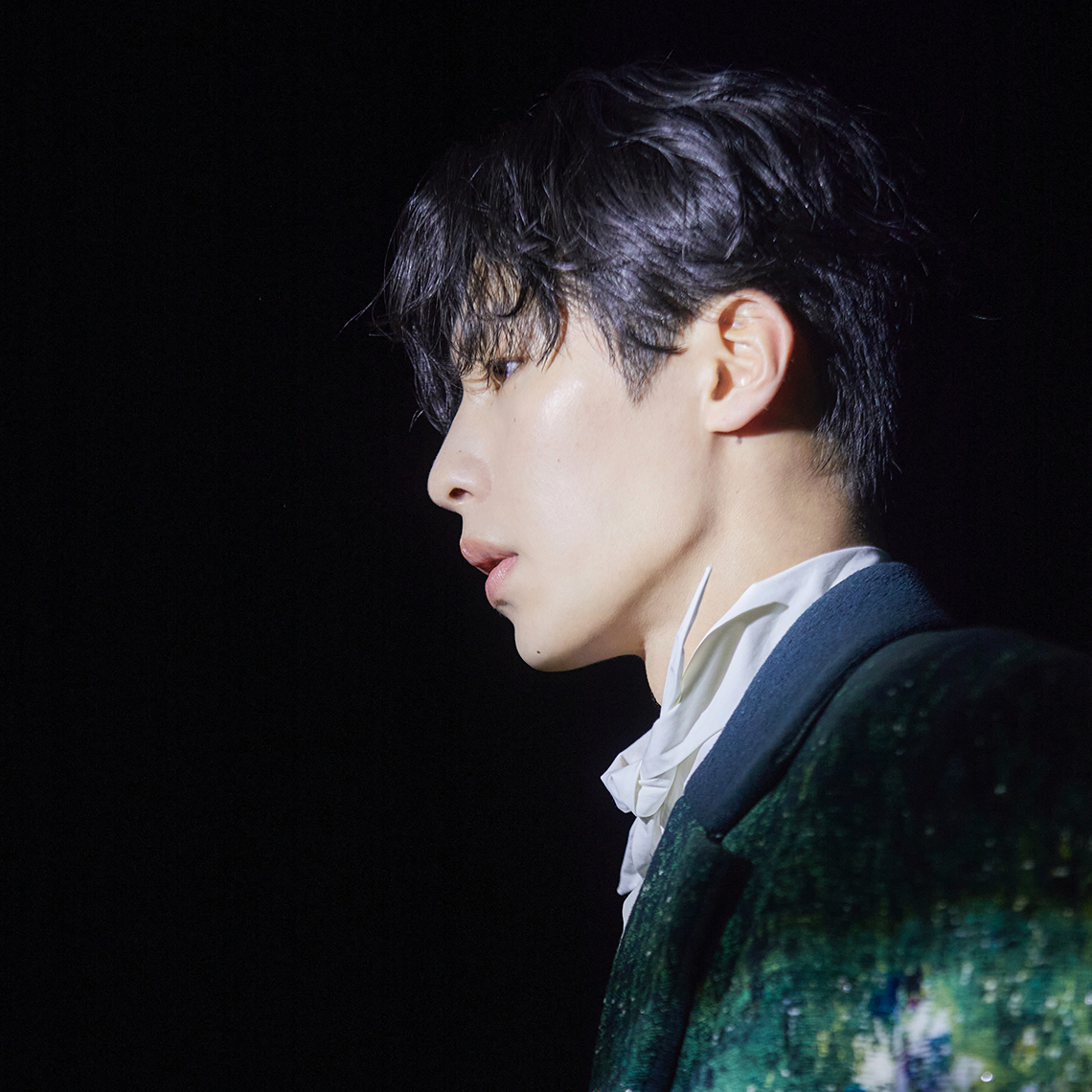 Recent activity shot of Lee Jaewook