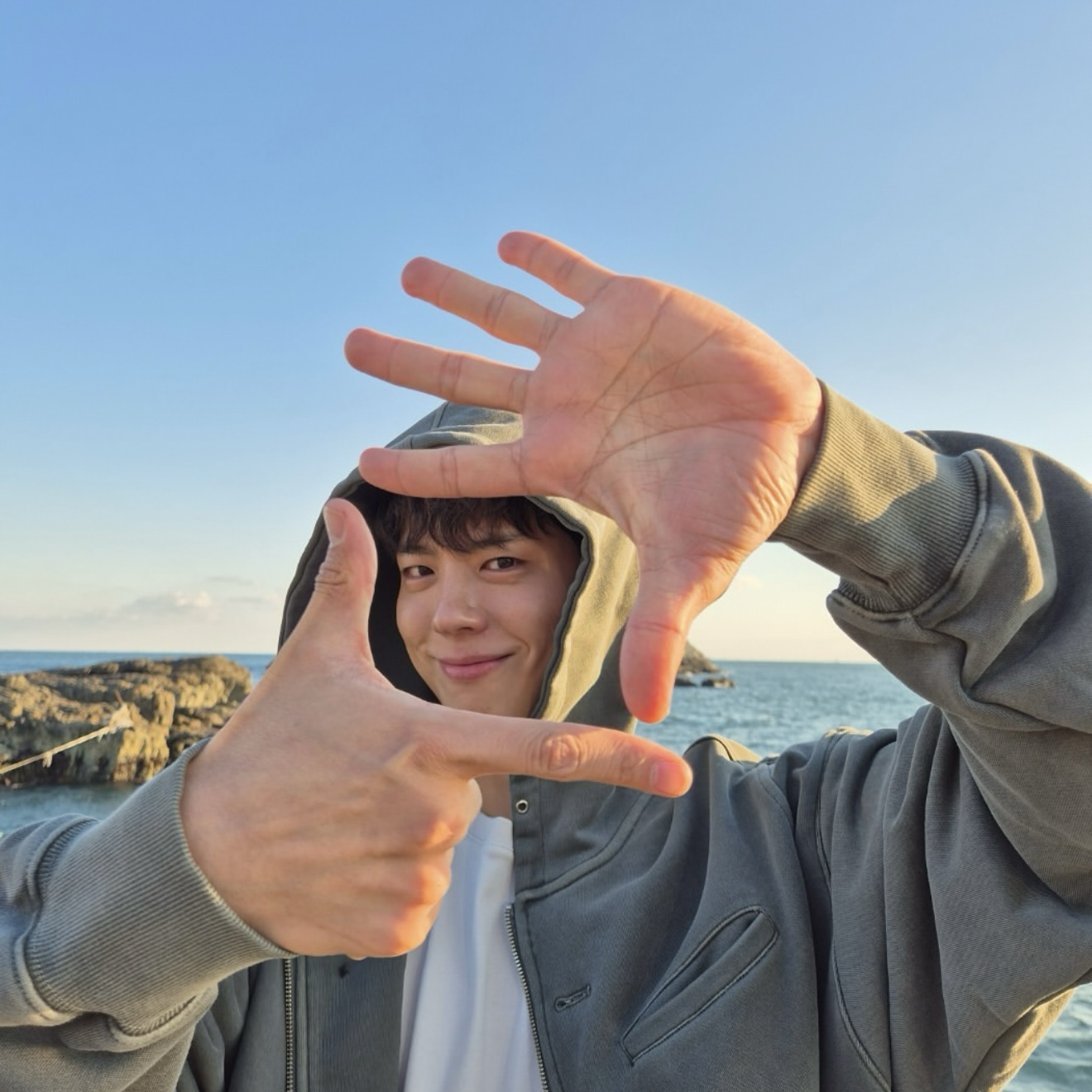 Behind-the-scenes cut of Park Bogum