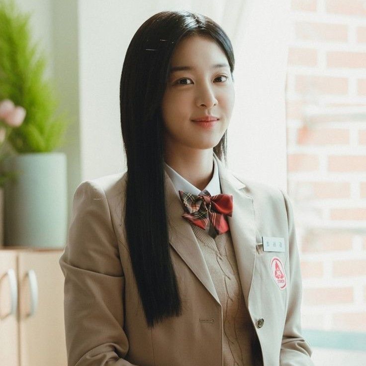 Behind-the-scenes cut of Seol Inah