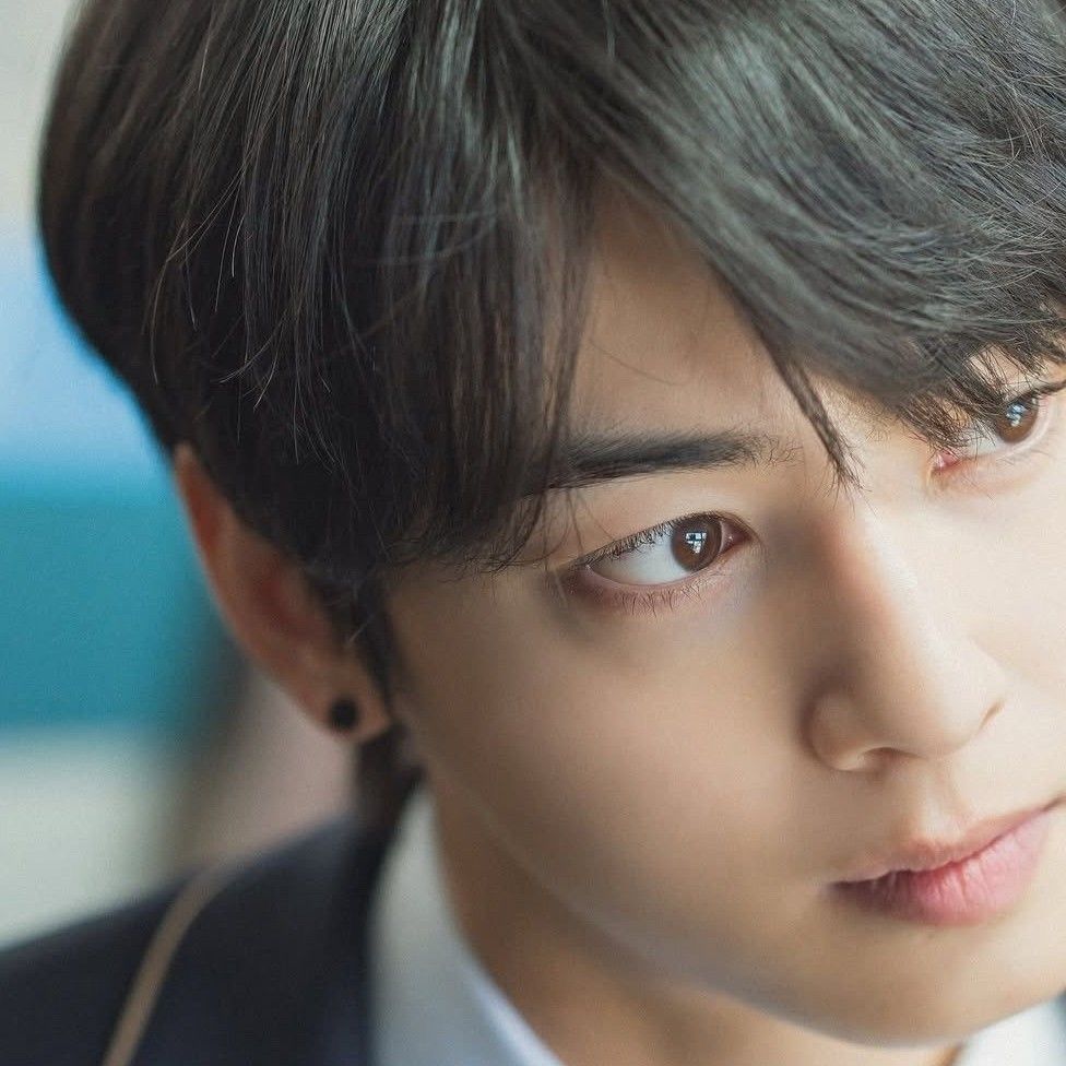 A moment captured by a fan of Cha Eunwoo