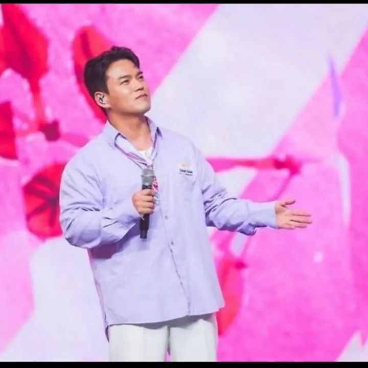 A moment captured by a fan of Lee Jung