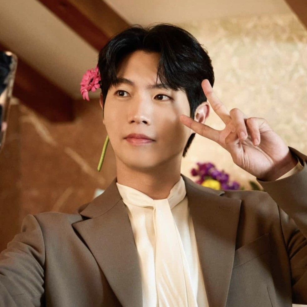 Recent activity shot of Son Taejin