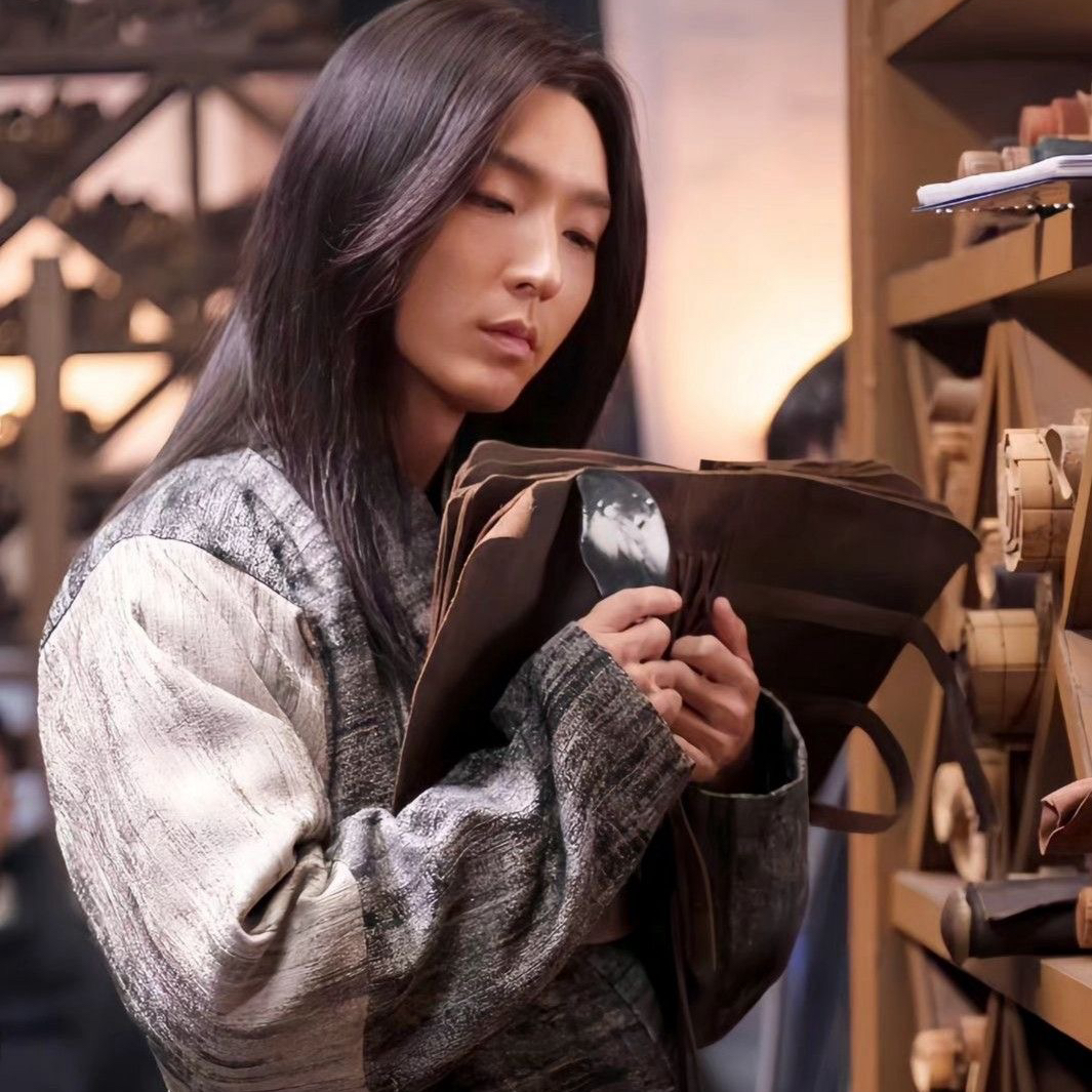 Recent activity shot of Lee Joongi