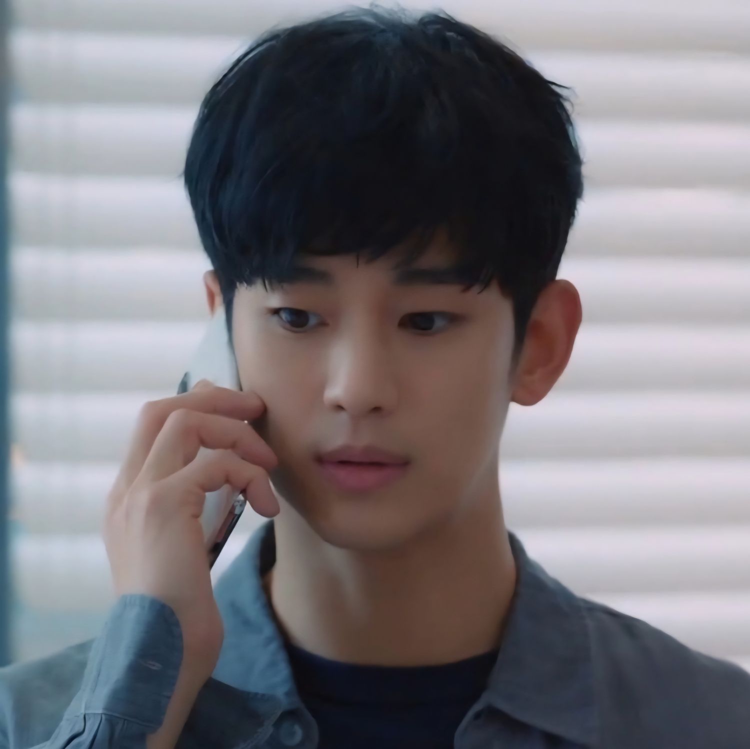 Behind-the-scenes cut of Kim Soohyun