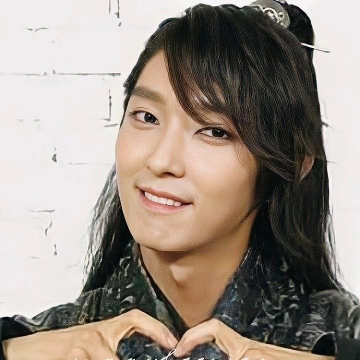 Behind-the-scenes cut of Lee Joongi