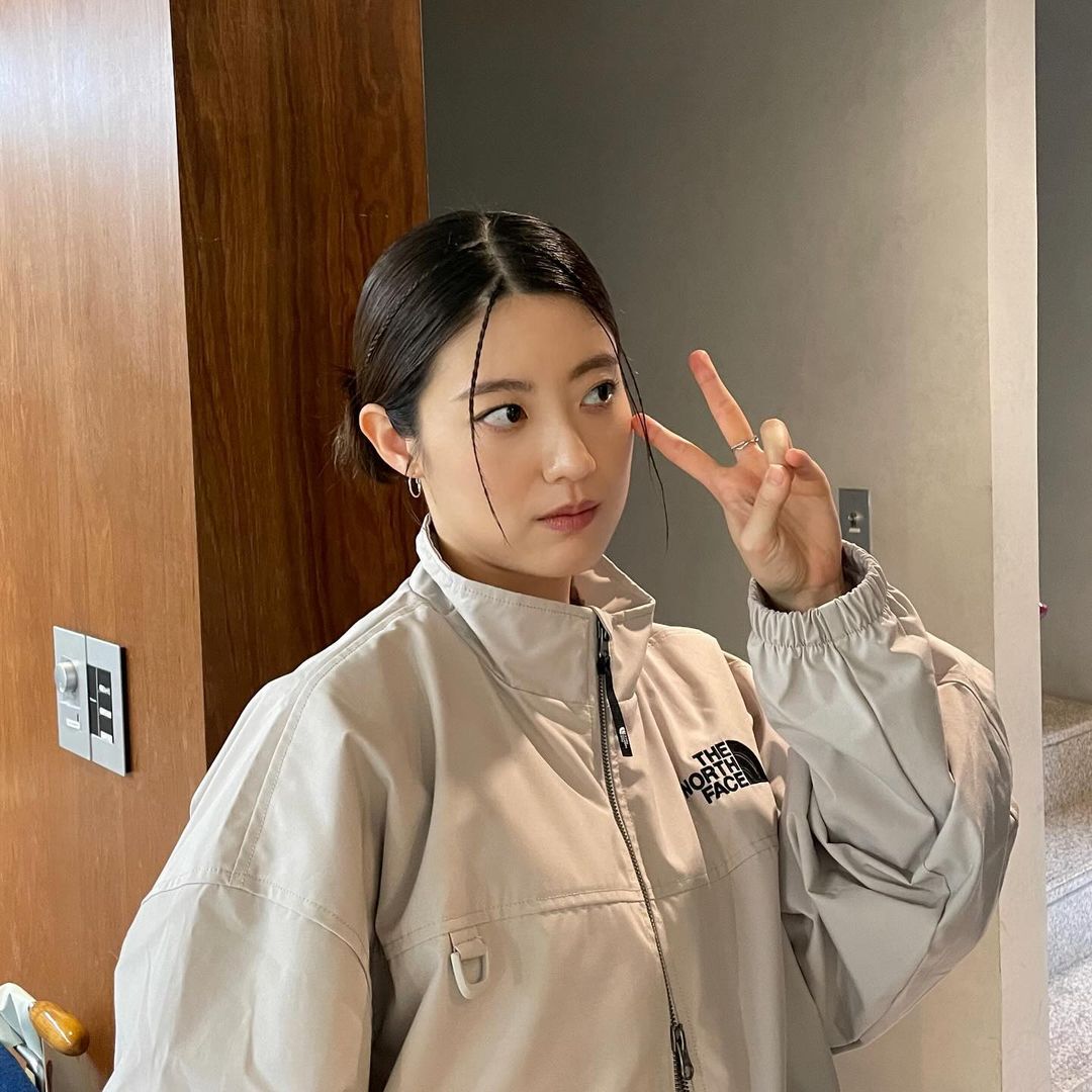 Behind-the-scenes cut of Nam Jihyeon