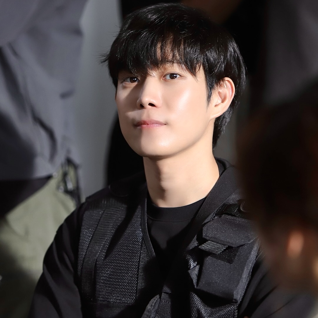 A moment captured by a fan of Kim Youngdae