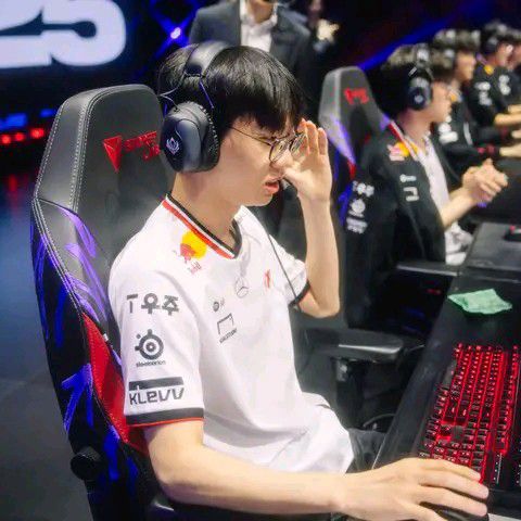 A moment captured by a fan of Doran
