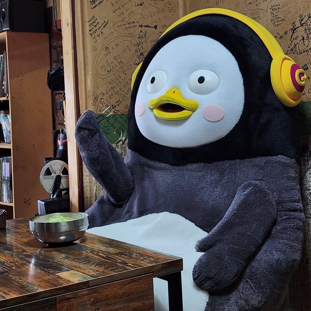 A moment captured by a fan of Pengsoo