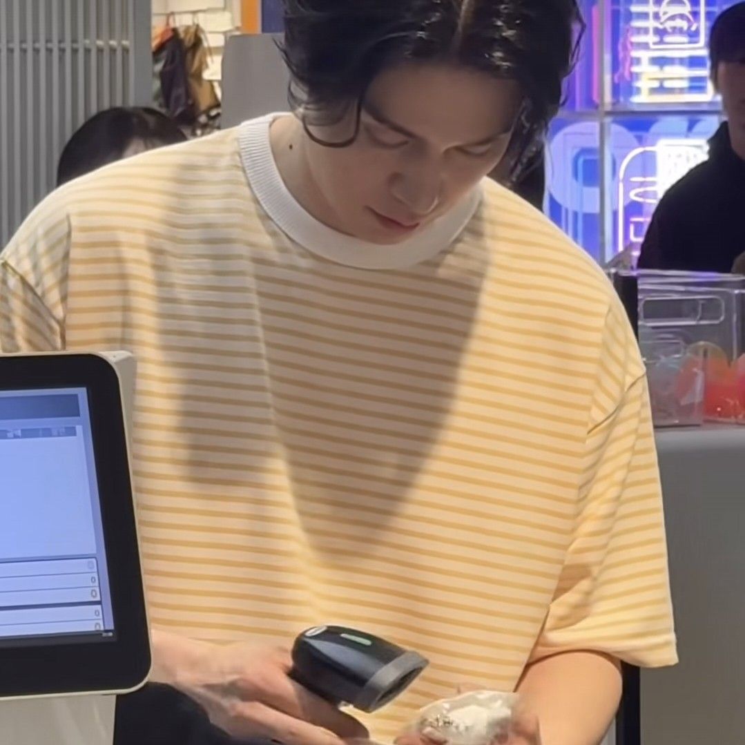 Latest photo of Lee Dongwook