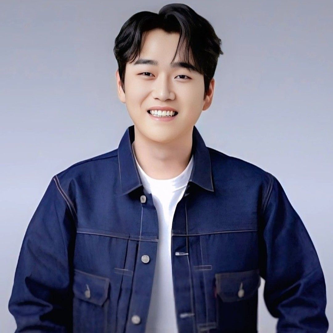 Behind-the-scenes cut of Hwang Youngwoong