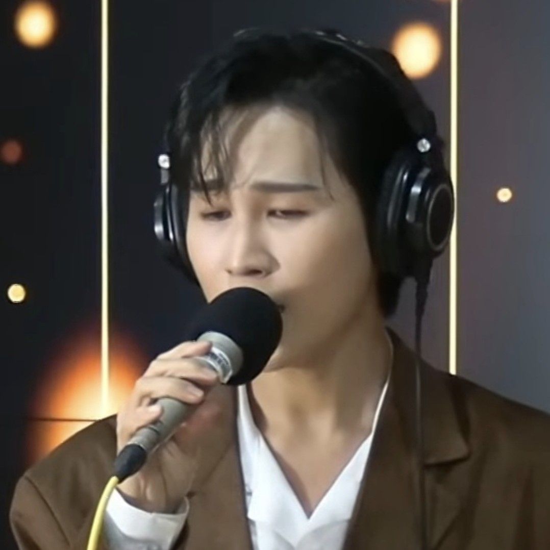 Behind-the-scenes cut of Kim Heejae