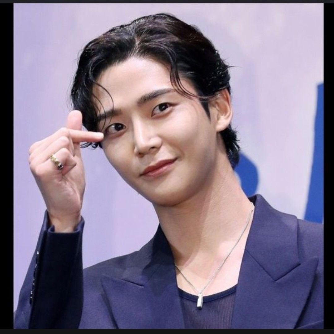 Behind-the-scenes cut of Rowoon